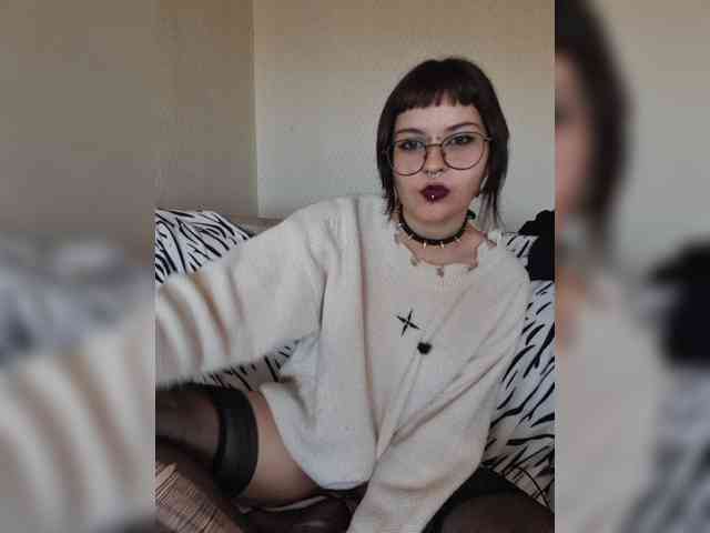 BattyGothic02 webcam