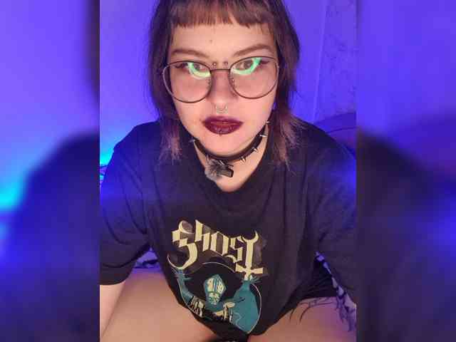 BattyGothic02 webcam