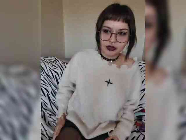 BattyGothic02 webcam