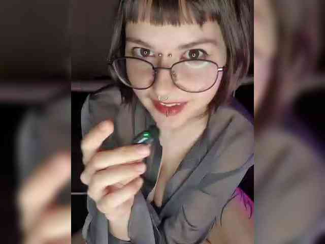 BattyGothic02 Live Webcam on BongaCams