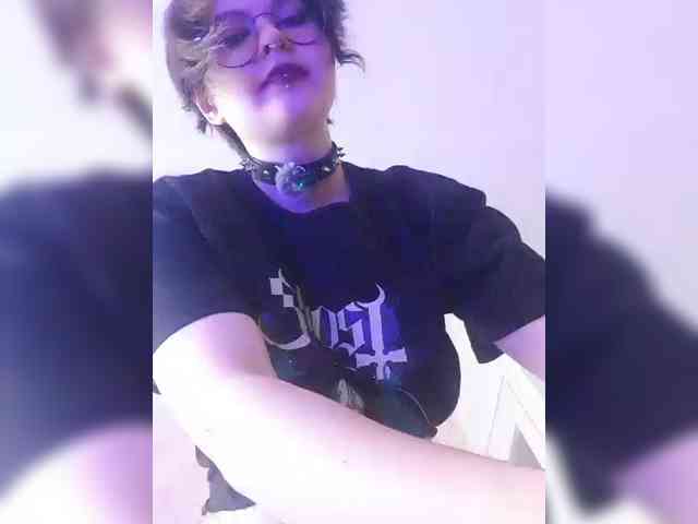 BattyGothic02 webcam