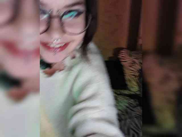 BattyGothic02 webcam