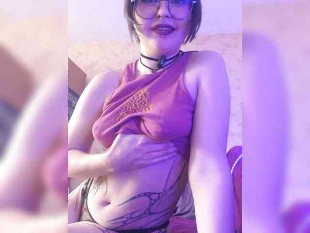 BattyGothic02 webcam