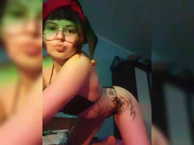 BattyGothic02 webcam