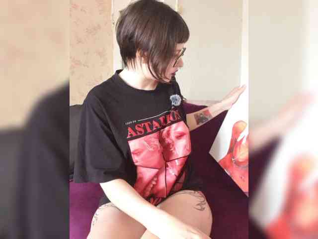 BattyGothic02 webcam