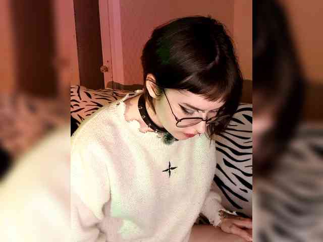 BattyGothic02 webcam