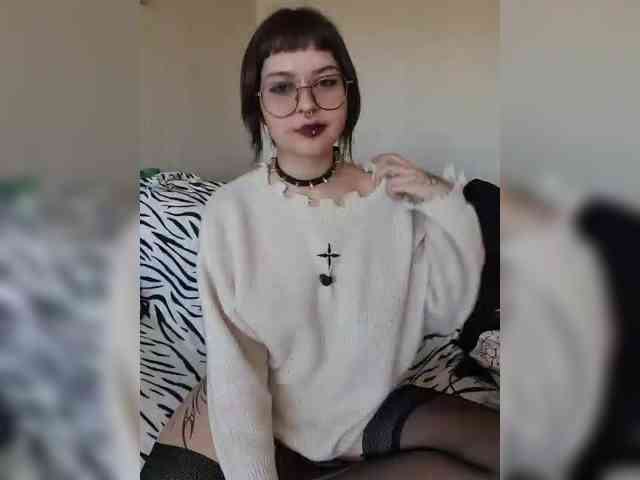 BattyGothic02 webcam