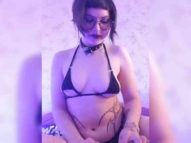 BattyGothic02 webcam