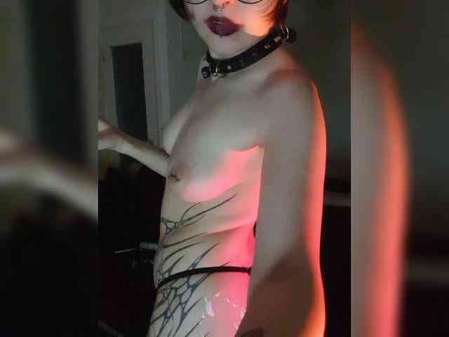 BattyGothic02 webcam