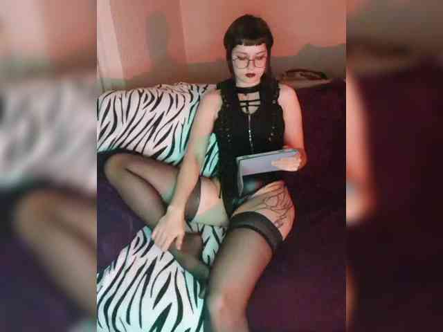 BattyGothic02 webcam