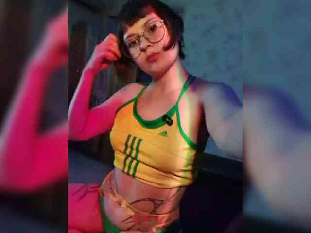 BattyGothic02 webcam
