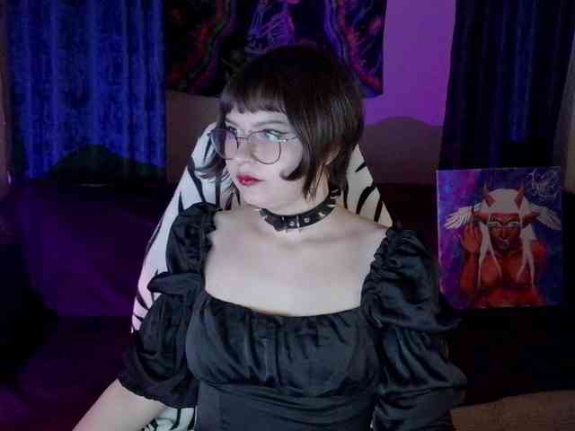 BattyGothic02 webcam