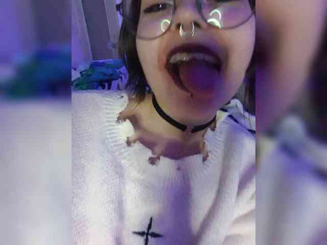 BattyGothic02 webcam