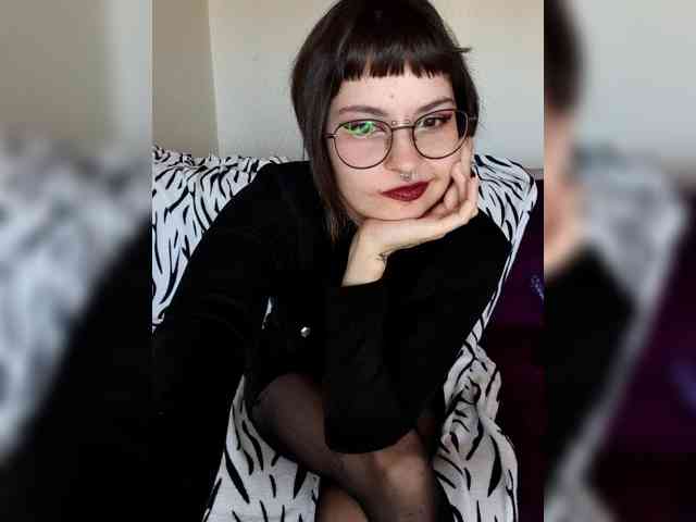 BattyGothic02 webcam