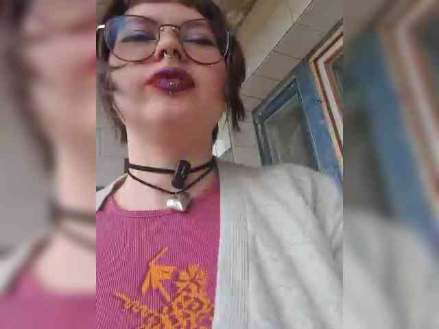 BattyGothic02 webcam