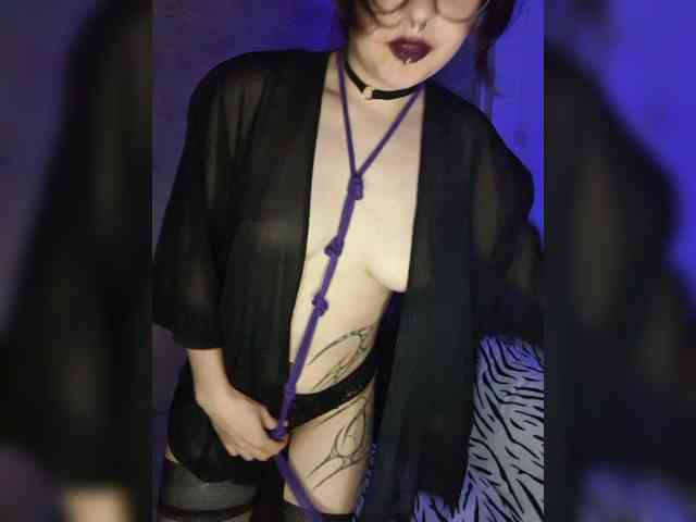 BattyGothic02 webcam