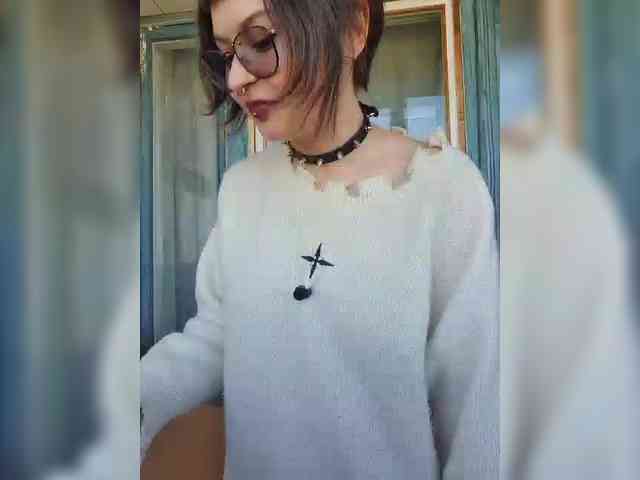 BattyGothic02 webcam