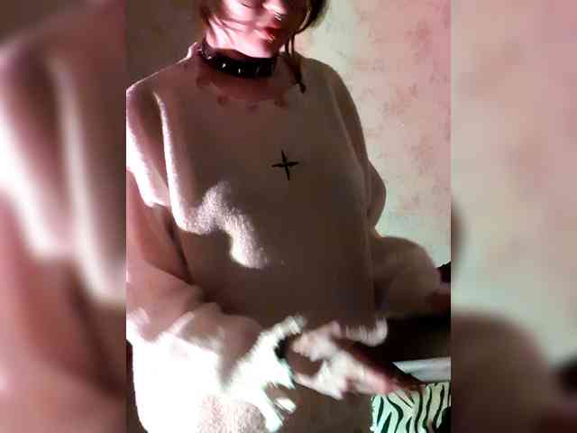 BattyGothic02 webcam