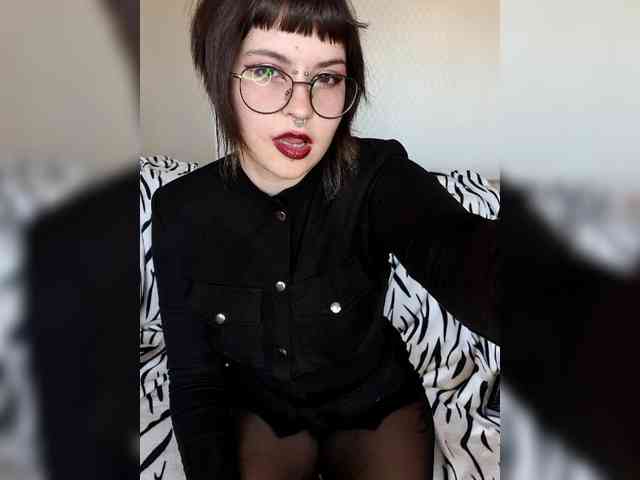 BattyGothic02 webcam