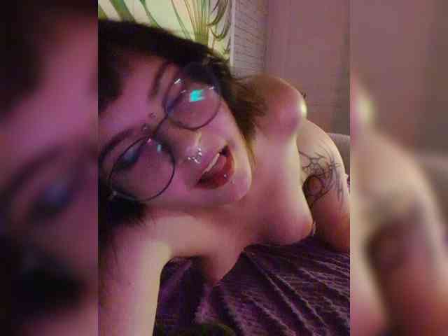BattyGothic02 webcam