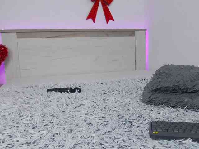 SASHALUV webcam