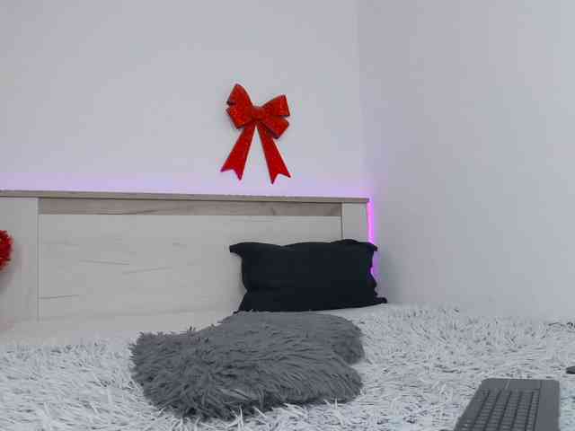 SASHALUV webcam