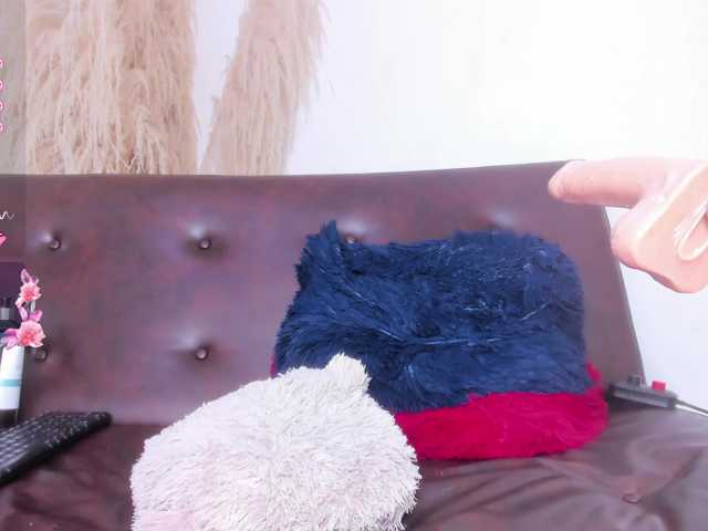 IamEngell live cam on BongaCams