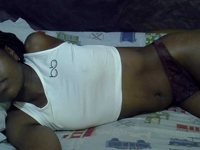 le modèle sweet-tatiana est en webcam porno dans un show sur le site bongacams, il possède les tags suivants: Ebony,Brunette,Trimmed