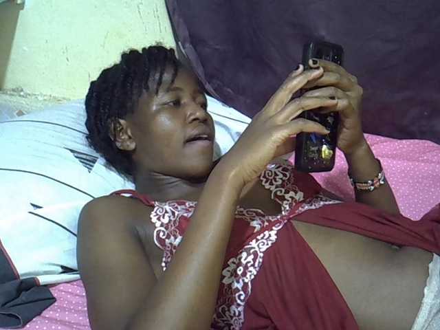 sweet-tatiana live cam on BongaCams