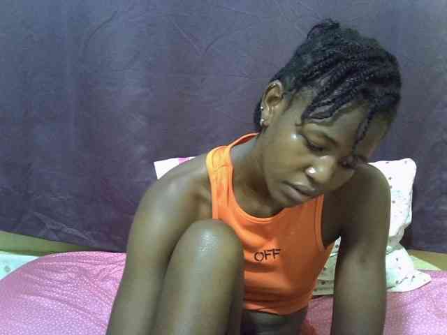Model: sweet-tatiana