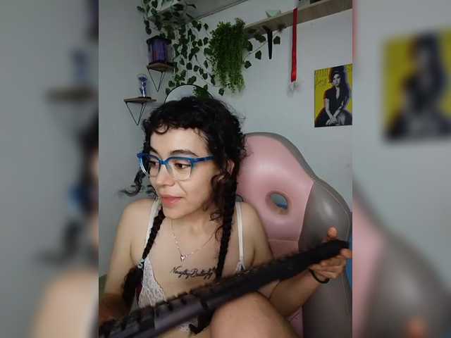 Iris-BonD Live Cam on BongaCams