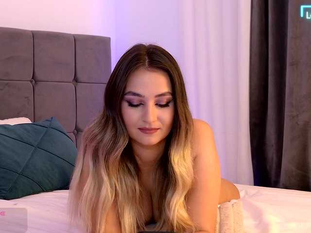 Emmastarseed live cam on BongaCams