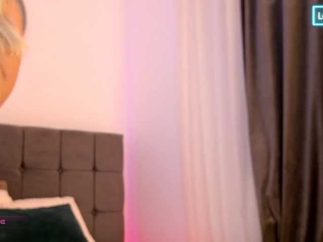 Emmastarseed live cam on BongaCams