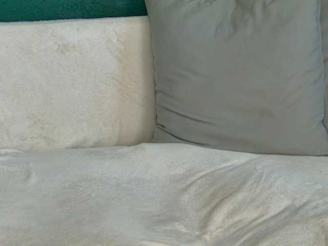 SkinnyNatty live webcam show