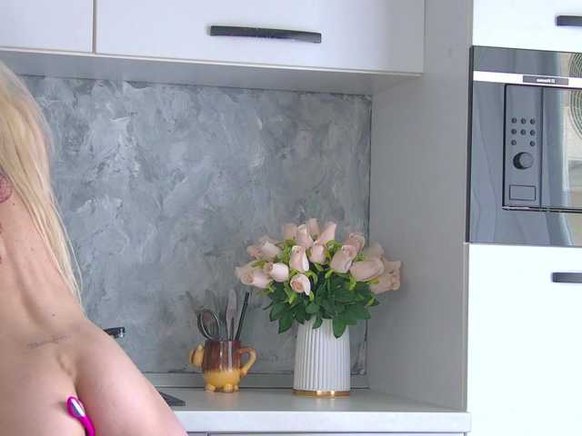 SkinnyNatty live cam on BongaCams