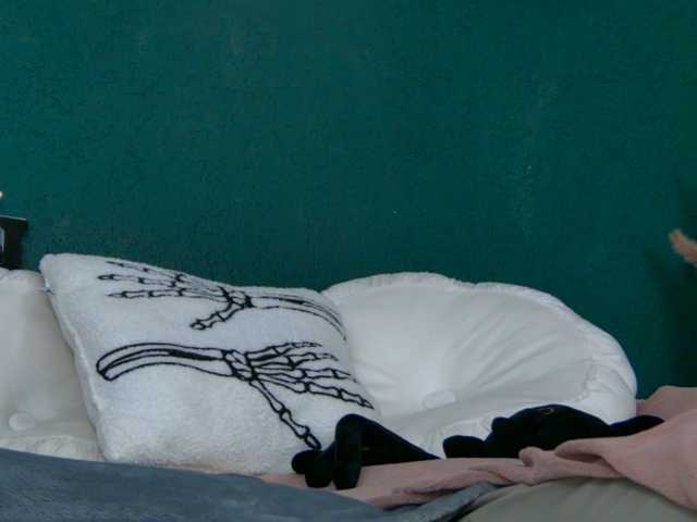 SkinnyNatty live cam on BongaCams
