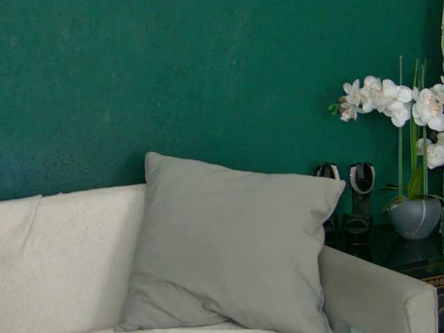 SkinnyNatty live cam on BongaCams