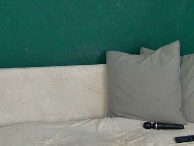 SkinnyNatty live cam on BongaCams