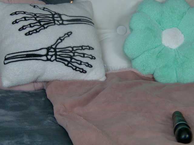 SkinnyNatty live cam on BongaCams