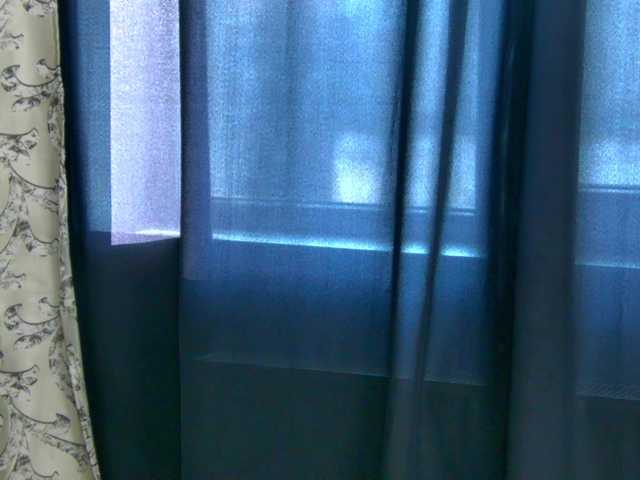 SkinnyNatty live webcam show
