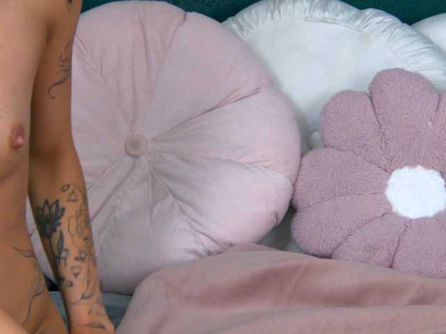 SkinnyNatty, live now on BongaCams