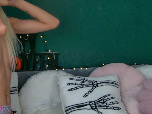 SkinnyNatty live cam on BongaCams