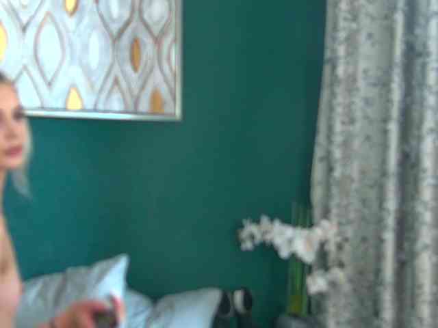 SkinnyNatty webcam