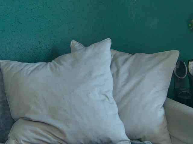 SkinnyNatty webcam