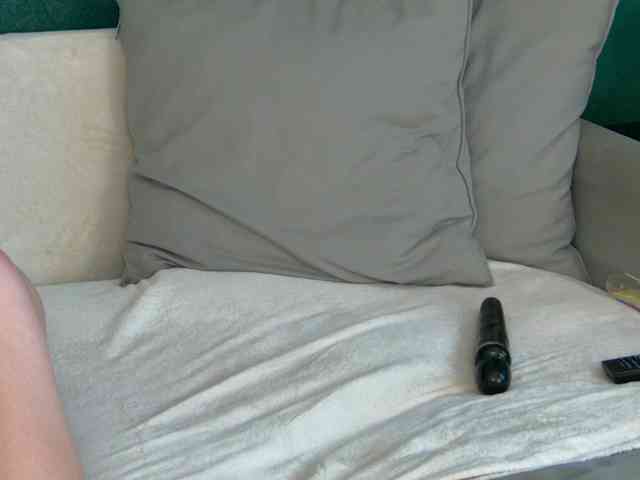 SkinnyNatty webcam