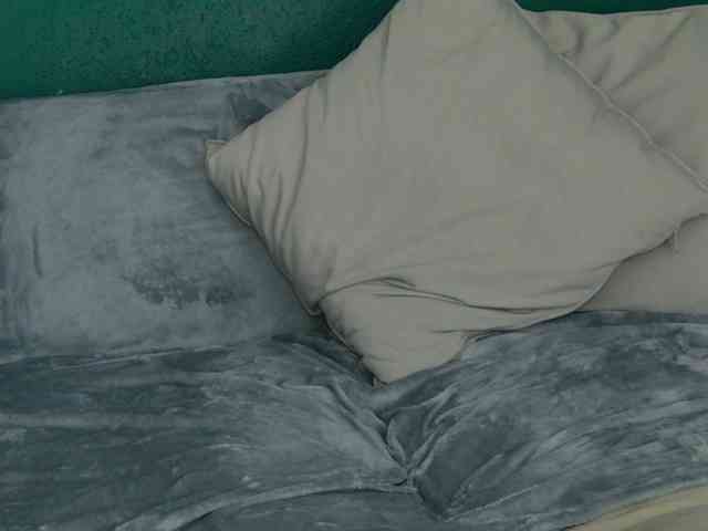 SkinnyNatty webcam