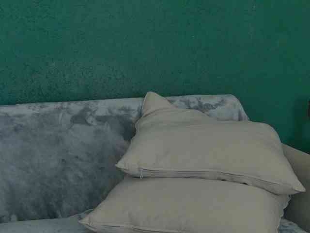 SkinnyNatty webcam