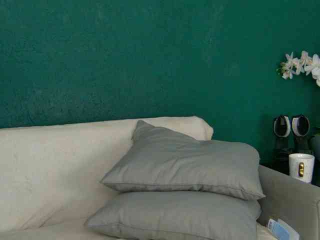 SkinnyNatty webcam