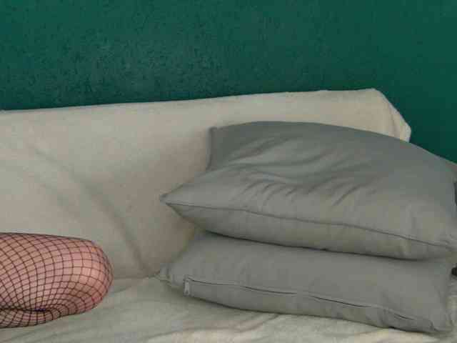 SkinnyNatty webcam