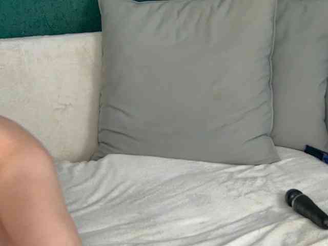 SkinnyNatty webcam